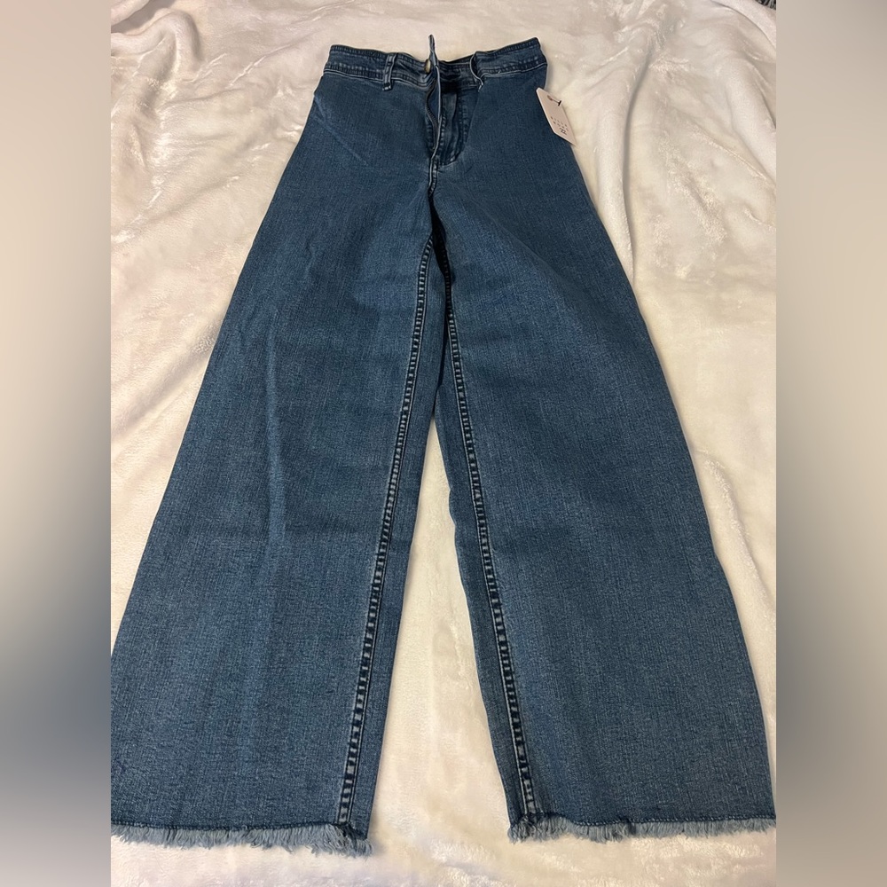 Brand New Billabong jeans!!